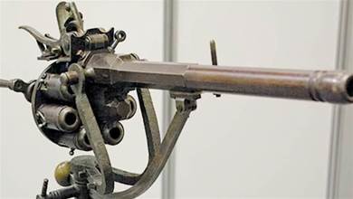 300年前的速射武器，英國派克爾轉膛槍