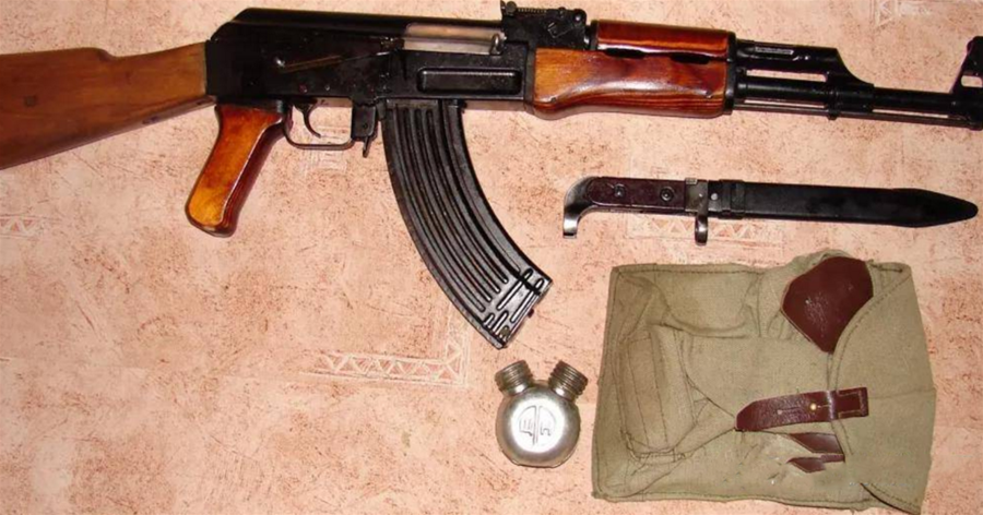 如何區分AK47、AKM和AK74這三種型號？