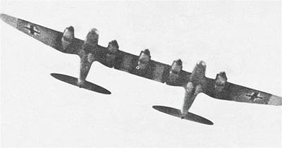 兩架轟炸機組合成一架飛機，二戰德國版「雙身惡魔」