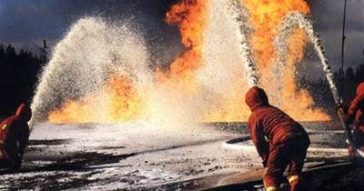 熱水比冷水更易滅火？那為何發生火災時，消防員卻依舊用冷水呢？