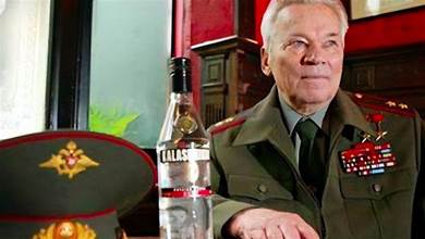 80年蘇聯國防部長表示喝光1箱伏特加送10架戰機，印度3名軍官醉死