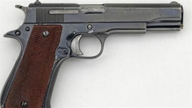 西班牙第一種量產沖鋒槍星牌Z-45，想改進MP-40卻沒改好