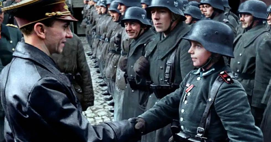 和戈培爾握手的那名少年兵，加入“德國少年團”被洗腦，后來怎麼樣了？
