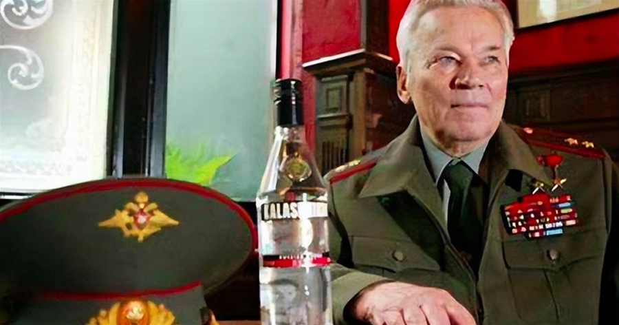 80年蘇聯國防部長表示喝光1箱伏特加送10架戰機，印度3名軍官醉死