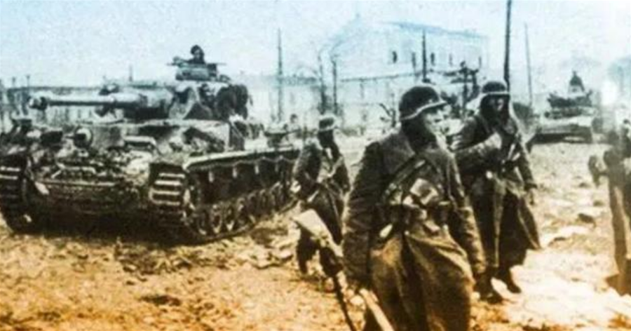 為什麼二戰中德軍會做出拆分南方集團軍群的決定呢？它到底是一支多麼強大的部隊？